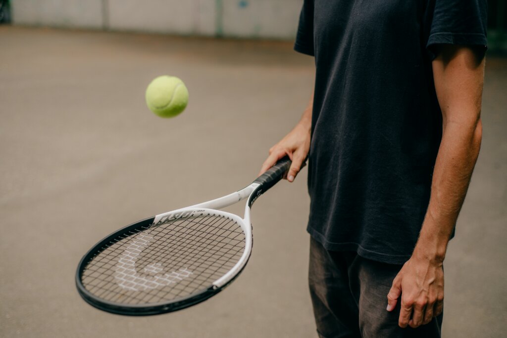 Aaron Umen top 8 tips for beginner tennis players tennis coach